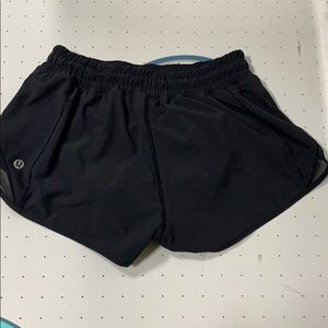 Lululemon Hotty Hot Shorts 2.5”